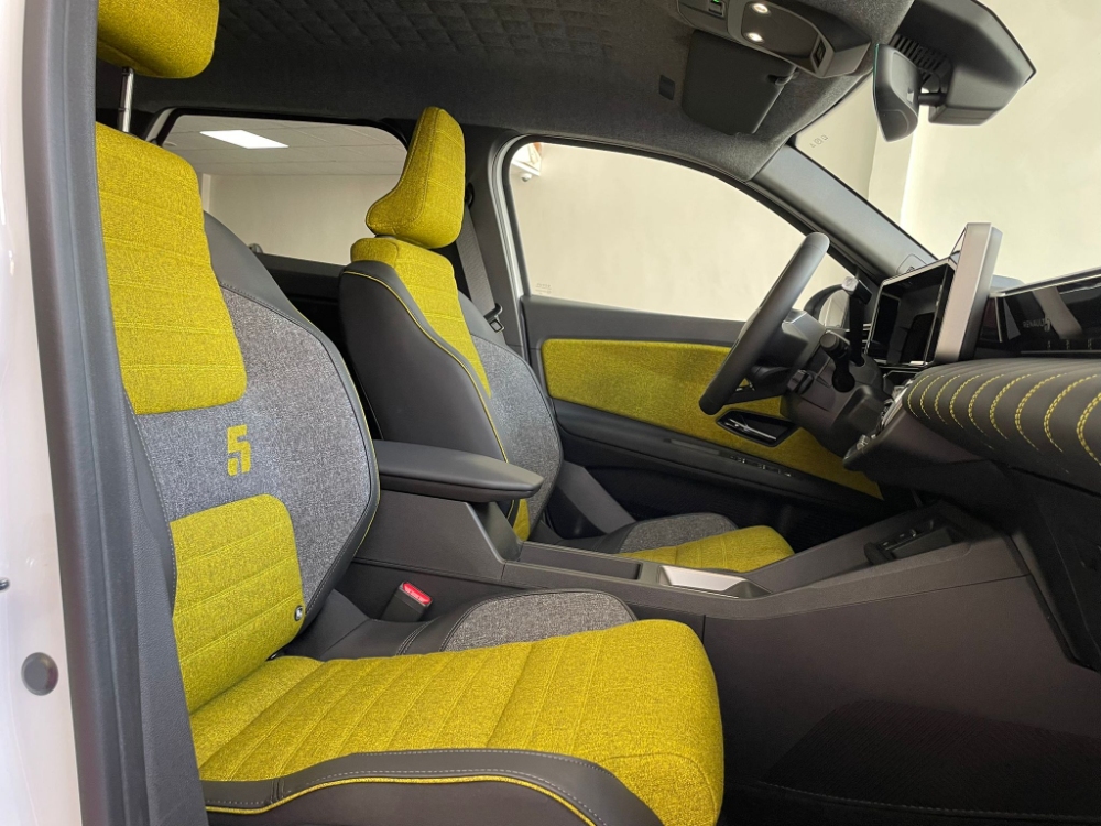 Renault 5 E-Tech 150 Comfort Range Iconic Five miniatura 14