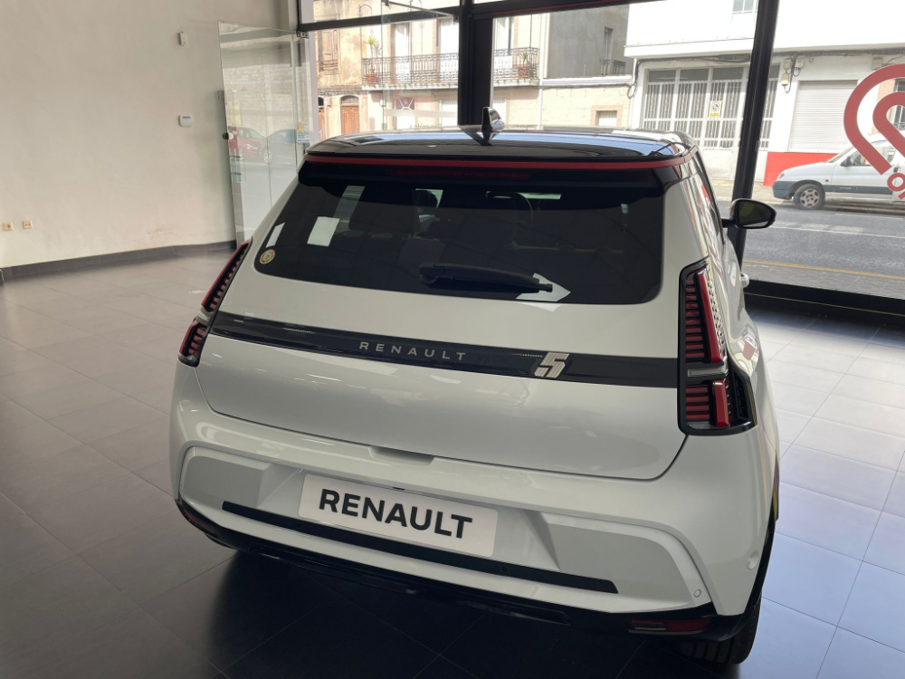 Renault 5 E-Tech 150 Comfort Range Iconic Five foto 30